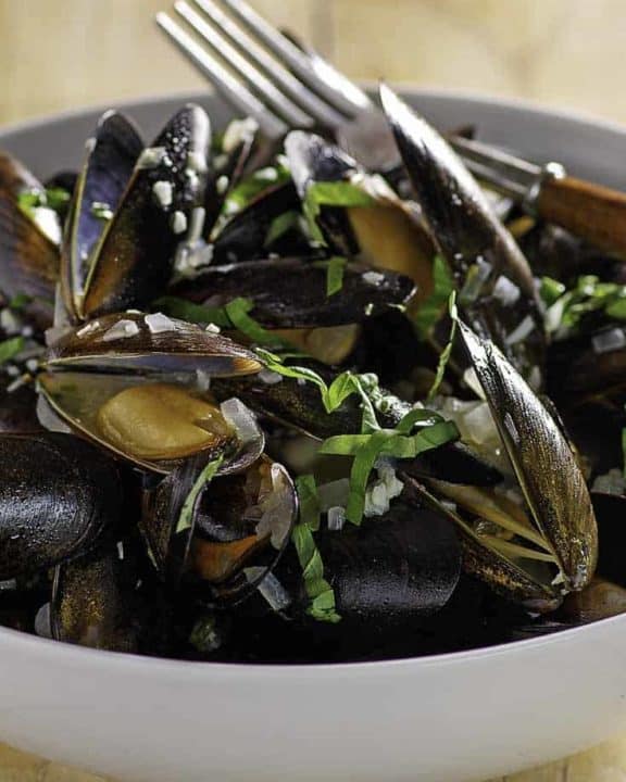 Mussels in white wine sauce
