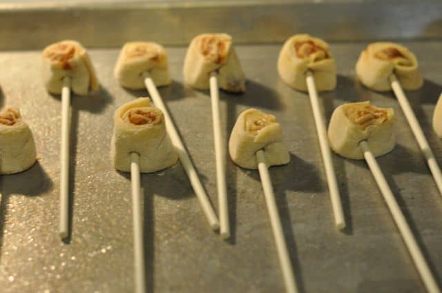 how to place sticks in pops