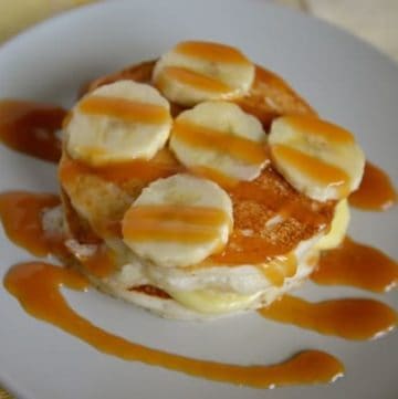 pancakes with banana cream and fresh bananas