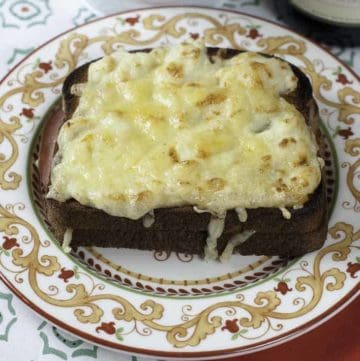 The La Madeleine Croquet Monsieur is an amazing sandwich that you are going to love this copycat recipe.