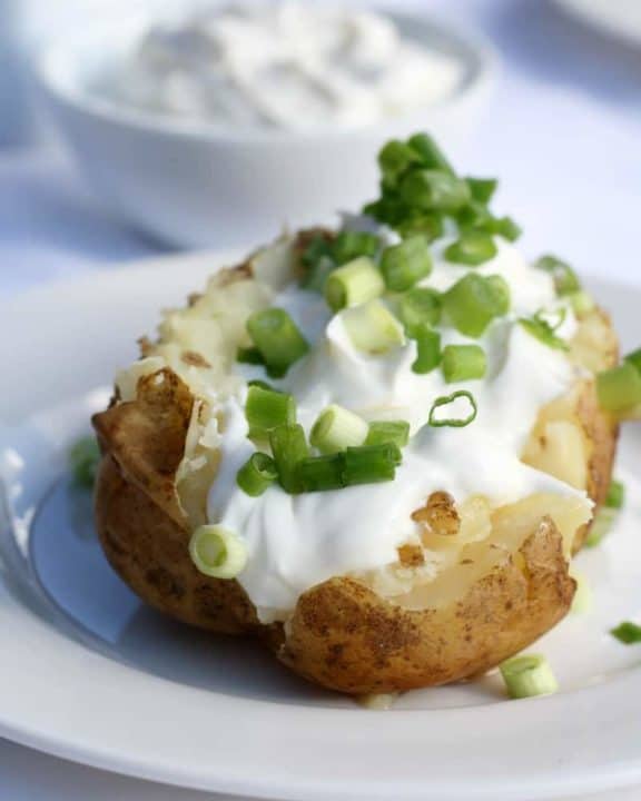 Make baked potatoes in a slow cooker, it's so easy to do.