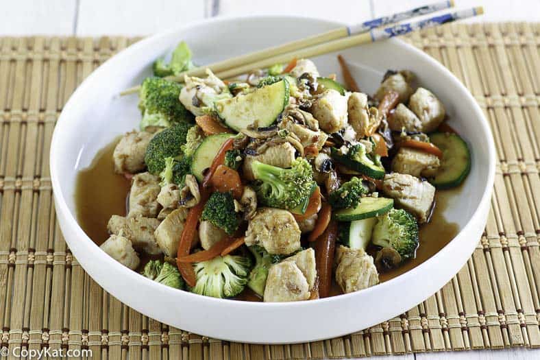 a bowl of hunan chicken
