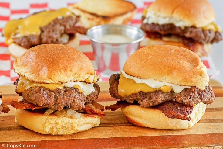 mini cheeseburgers (sliders) and jalapeno ranch sauce