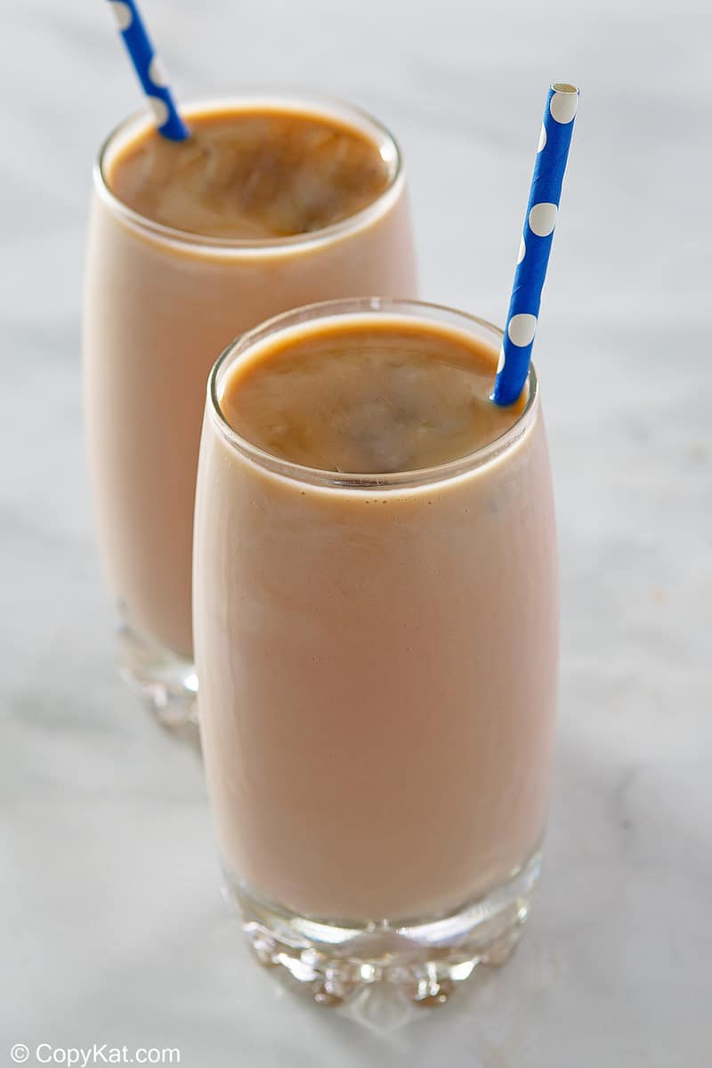 Colorado Bulldog drink in two glasses