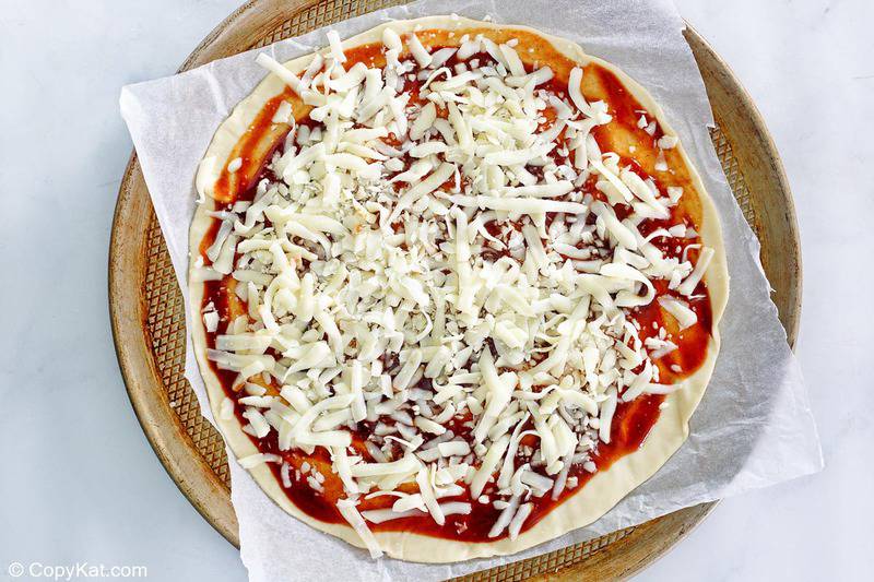 bbq chicken pizza cheese layer