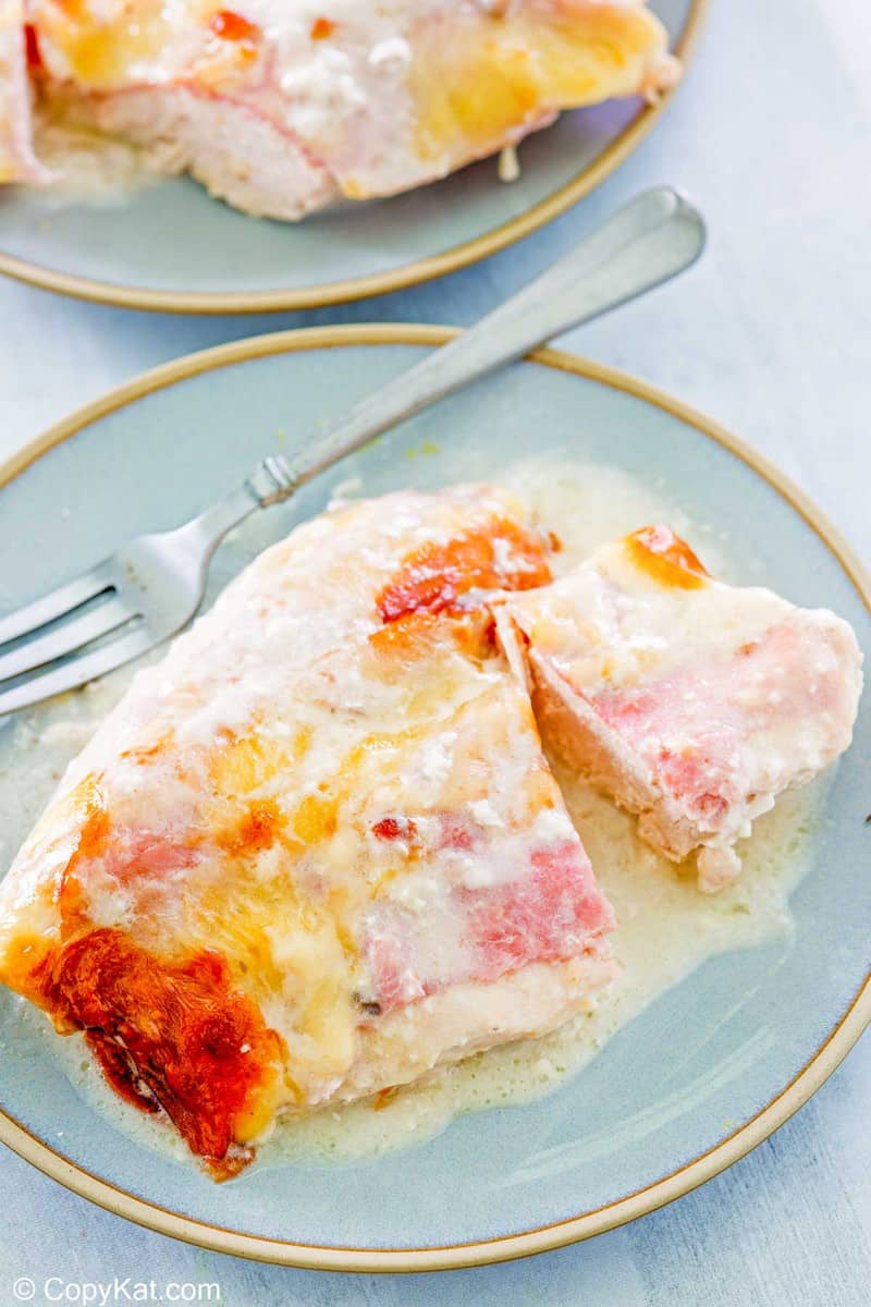 a serving of chicken cordon bleu casserole on a plate.