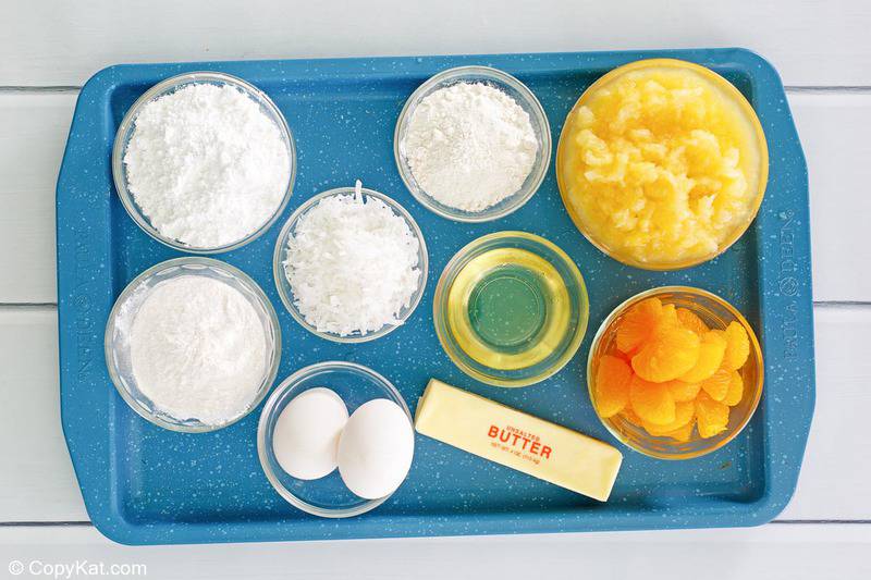 pig pickin cake ingredients on a tray