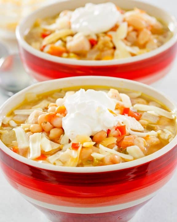 homemade Ruby Tuesday white chicken chili in two bowls.
