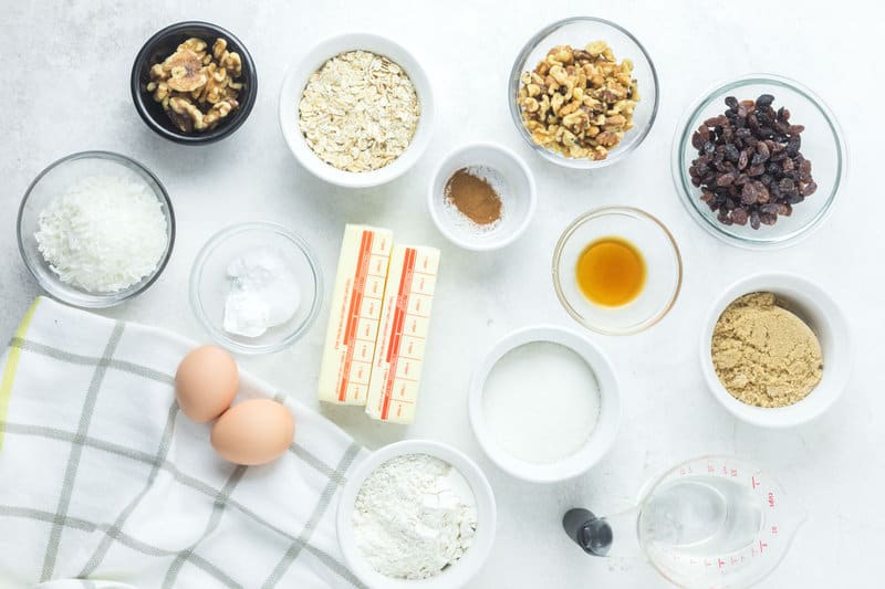 oatmeal raisin muffins ingredients.