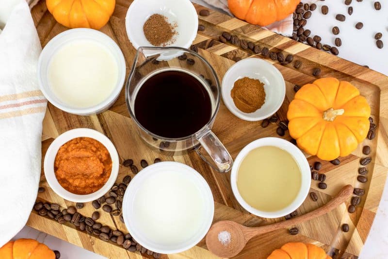 Starbucks pumpkin cream cold brew ingredients on a tray.