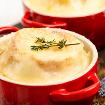 Onion soup gratinee in bowls.