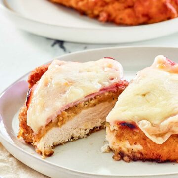 Copycat Luby's chicken durango on plates.