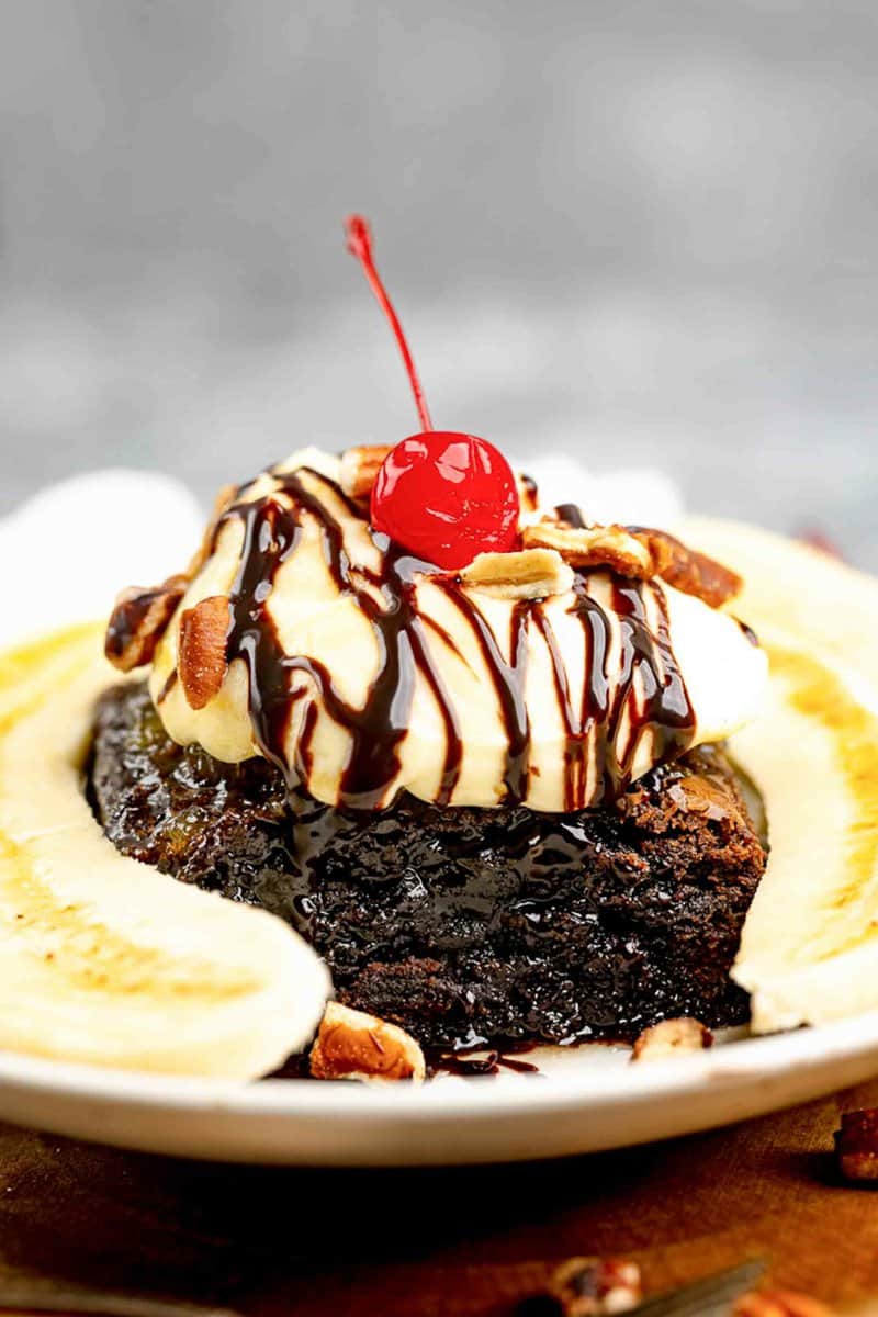 Copycat Olive Garden brownie banana funtastico dessert.
