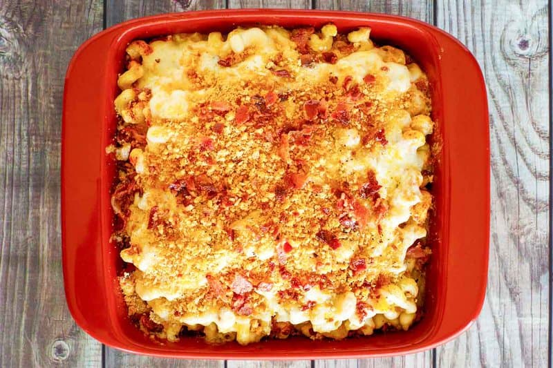 Copycat Longhorn Steakhouse baked mac and cheese.