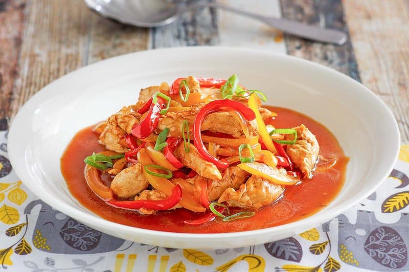A bowl of copycat Panda Express firecracker chicken.