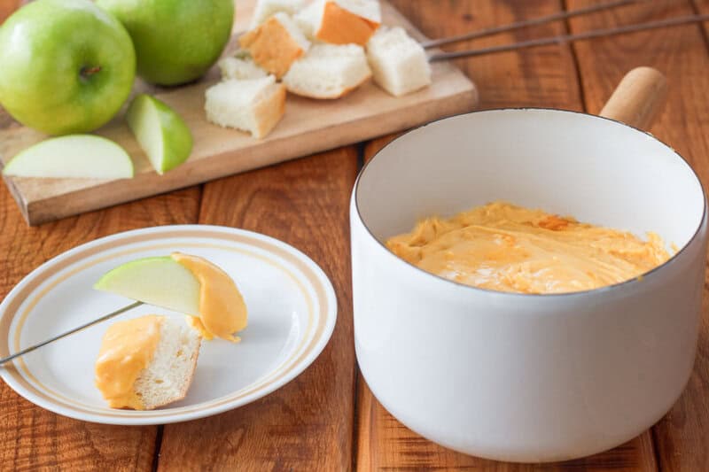 Melting Pot Cheddar Cheese Fondue Recipe