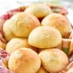 A basket of homemade golden corral dinner rolls.